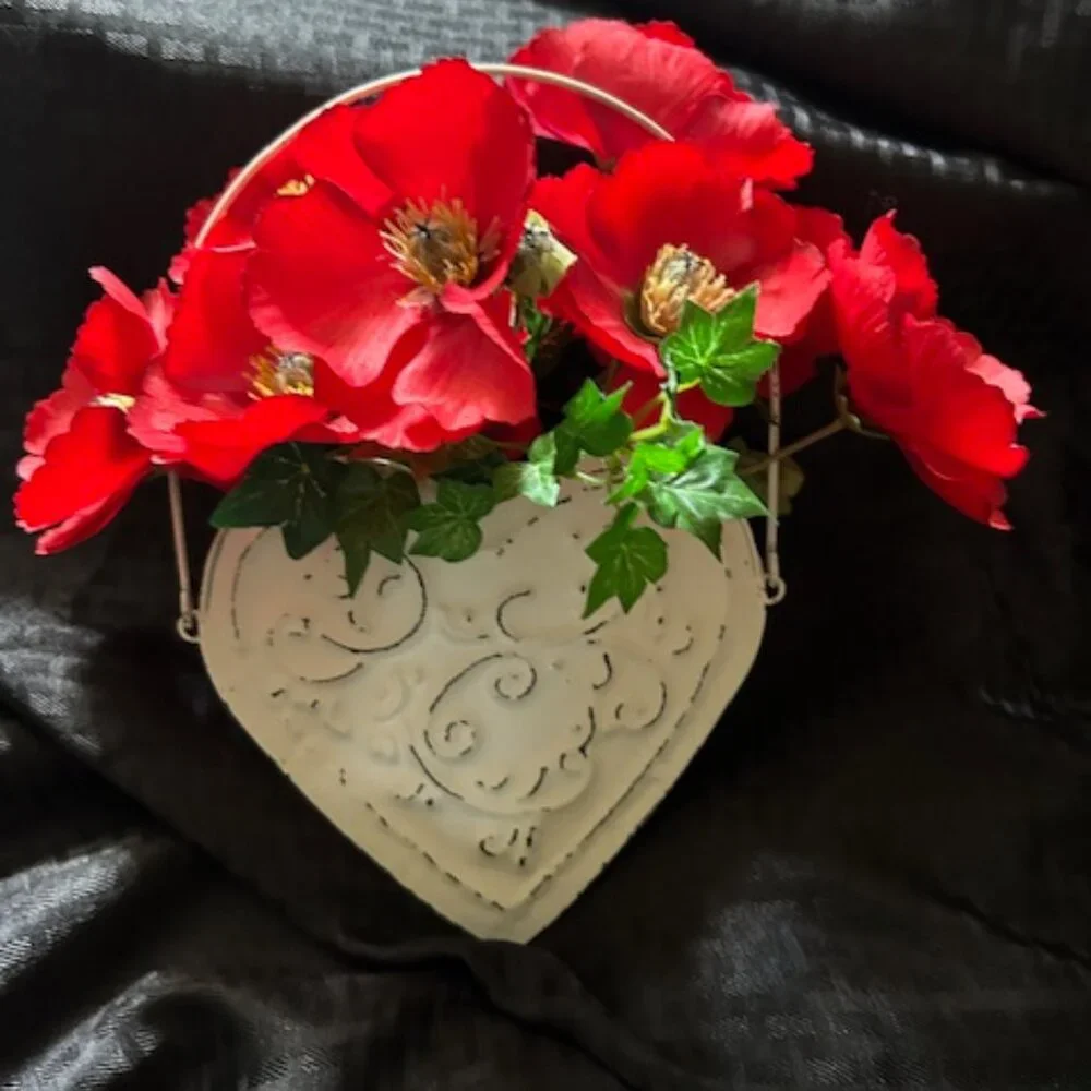 metal vintage white heart wall pocket floral flower decor decoration door wall